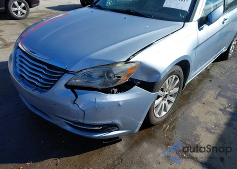 2012 Chrysler 200 Touring z USA, uszkodzony, nr VIN 1C3CCBBB6CN174200
